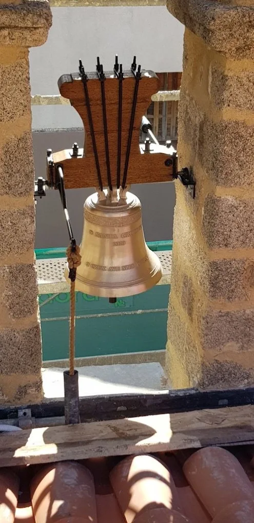 Mécanisme d'électrification de cloche dans un clocher corse — chantier U Campanile